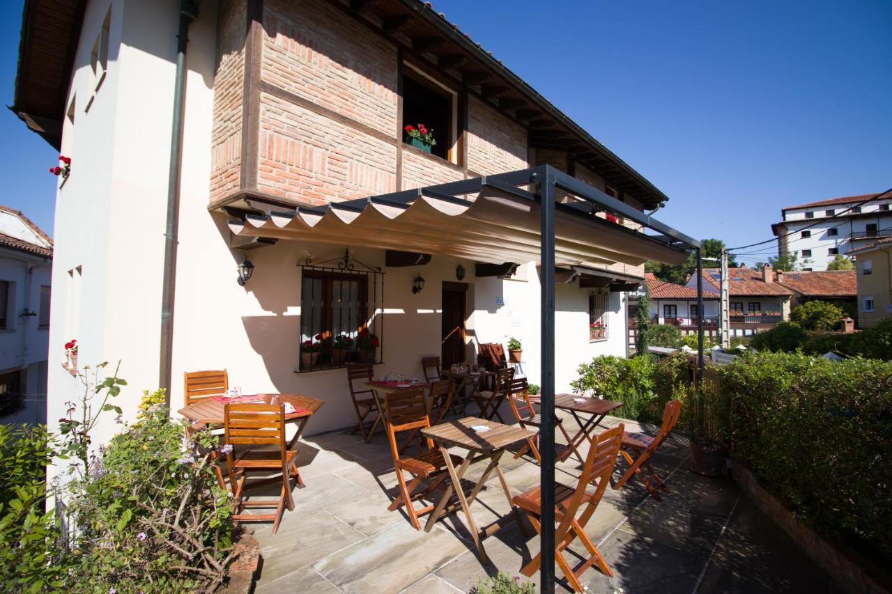 Pasaje San Jorge Hotel Comillas Exterior photo